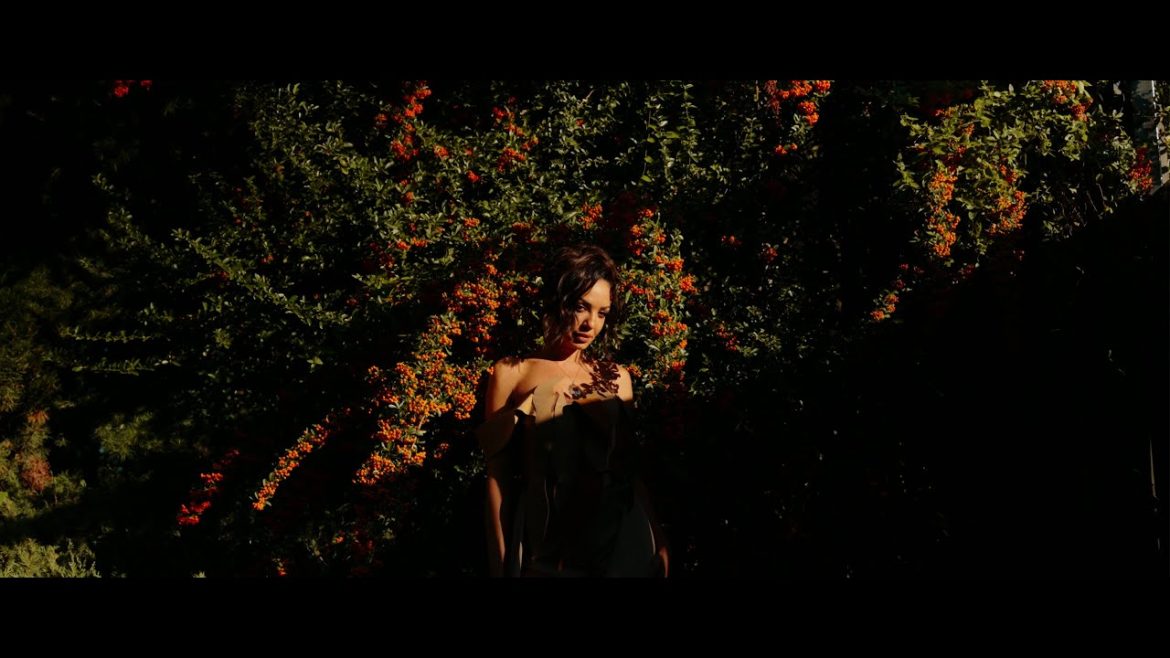 Francesca Ilie a lansat piesa „Parfumul tau”